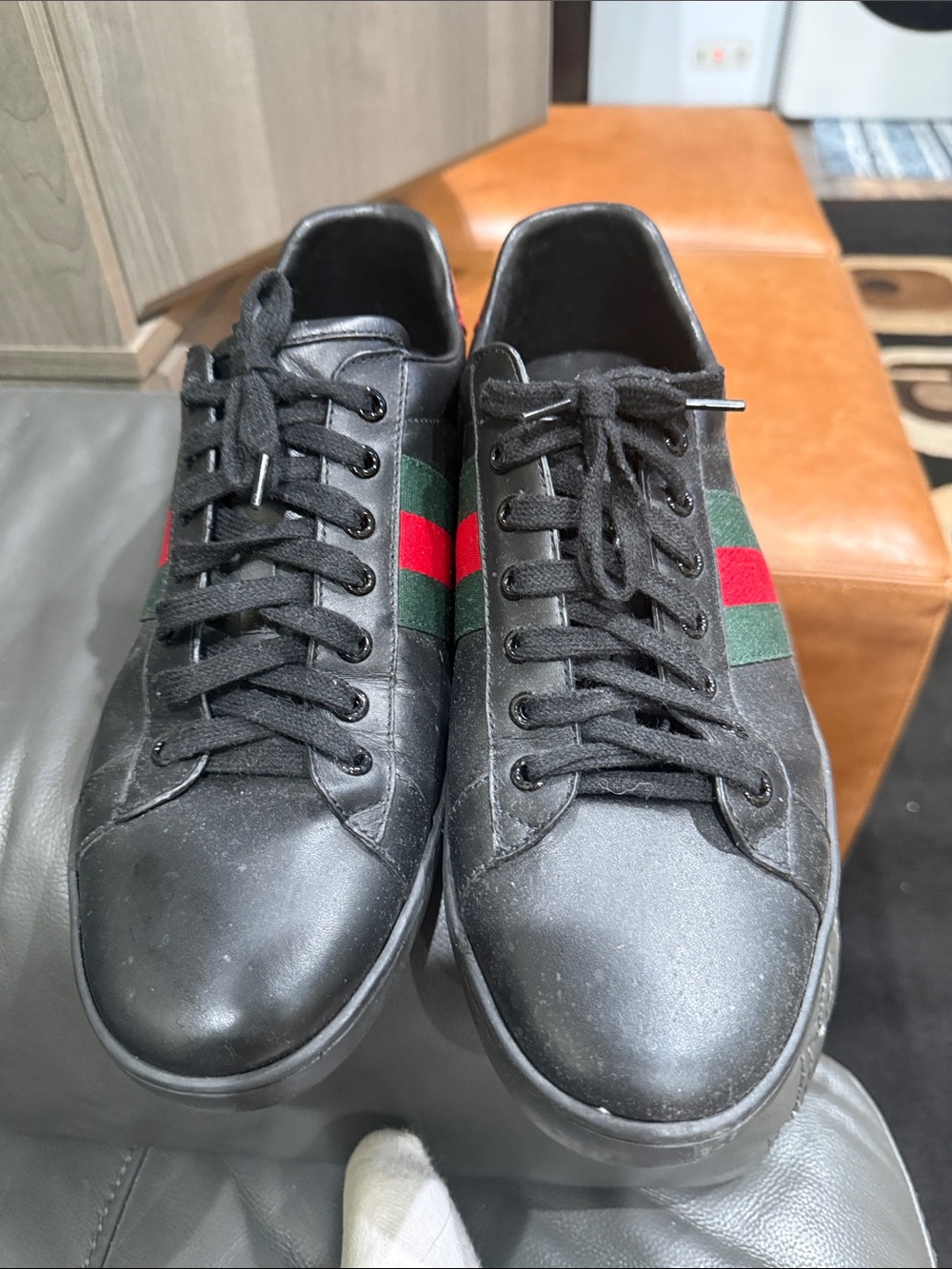 Gucci Black Leather Low-Top Sneakers with Red & Green Web